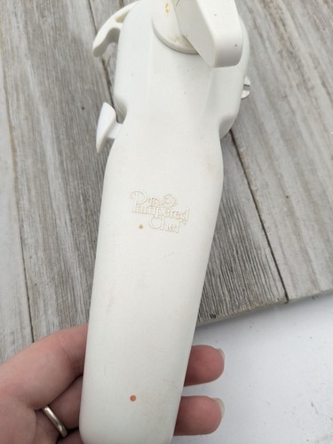Pampered Chef Can Opener White Plastic Stainless Steel Non-Slip Handle - Picture 7 of 8