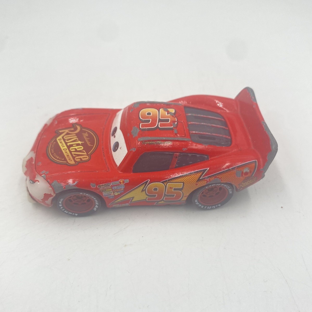 DISNEY CARS DIECAST STICKING TONGUE OUT LIGHTNING MCQUEEN MODEL