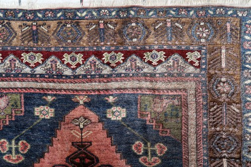 Alfombra turca anatolia vintage hecha a mano 3,7' x 5,6' (113 cm x 173 cm), años 70 - 1C10 - Imagen 2 de 11
