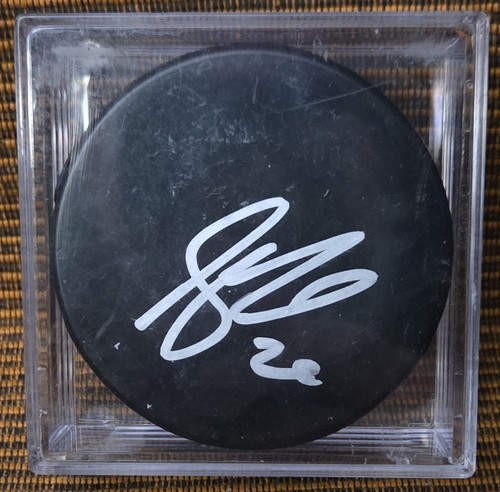Antti Miettinen signierter Hockey Puck Minnesota Wild mit Etui
