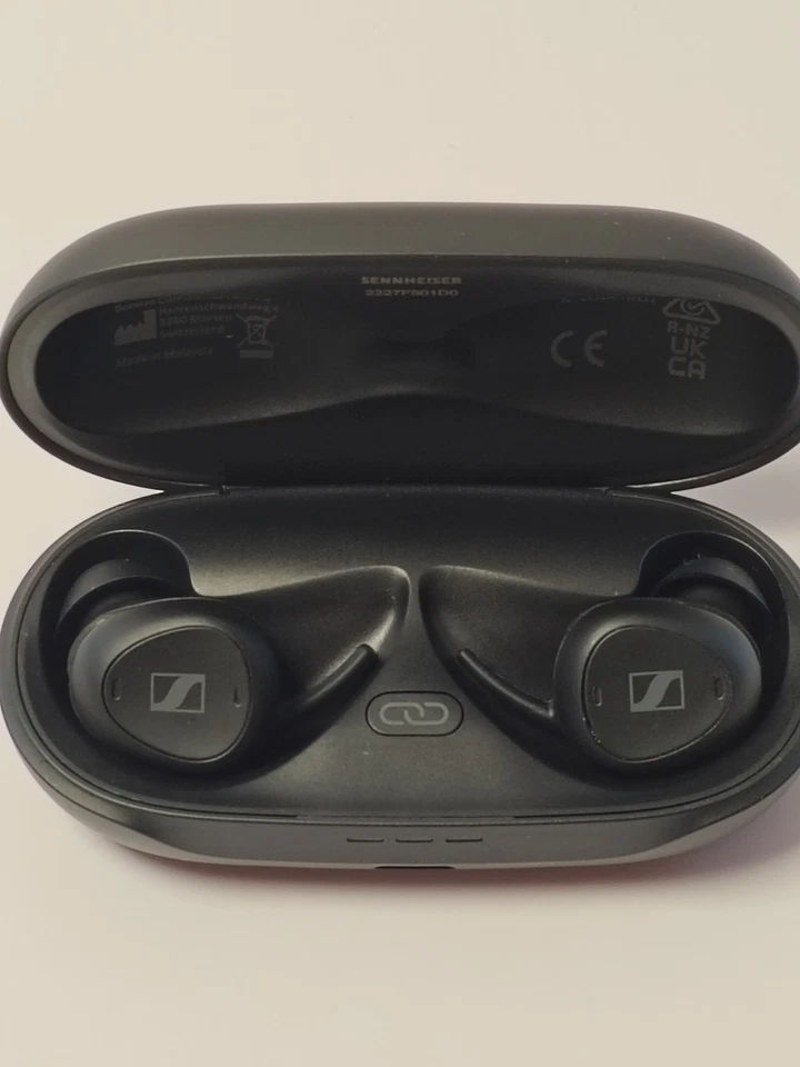 Sennheiser TV Clear Set Wireless Noise Cancellation TV Earbuds USED/Non or.cable, photo 2 of 5