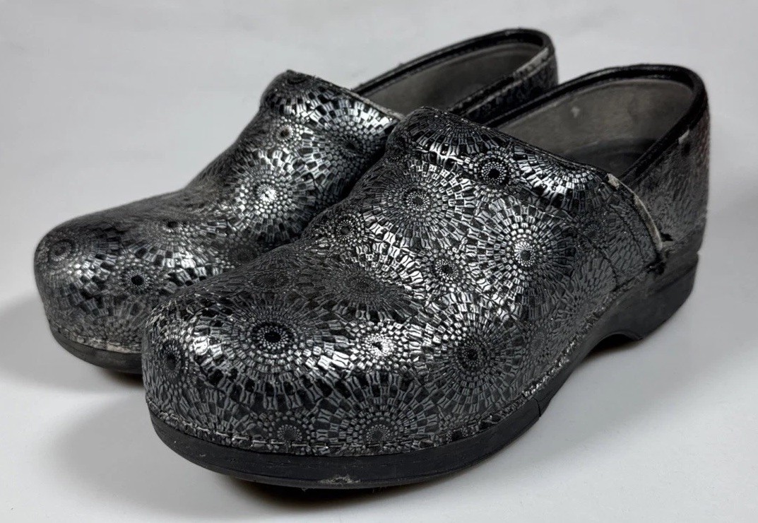 Dansko Pro XP Clogs Women US 8.5 - 9 EU 39 Black Medallion Embossed Leather Geo