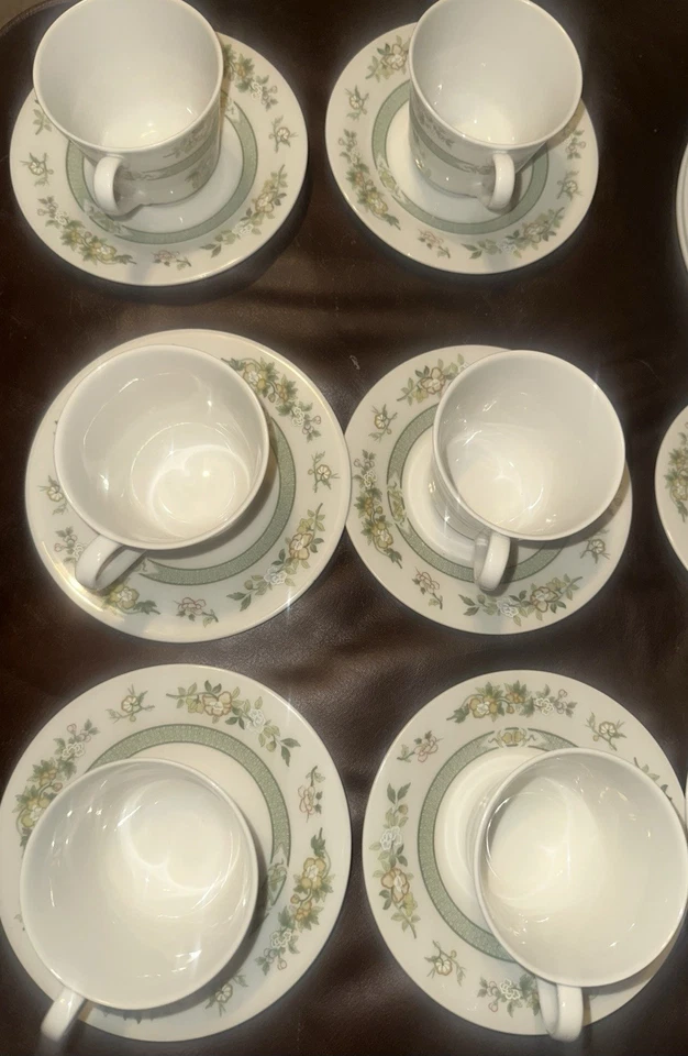 Juego de 52 piezas Royal Doulton Fine China Tonkin Pattern Limited 1974 T.C 1107 Foto 2 de 4