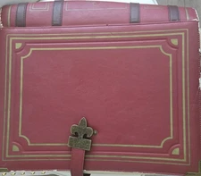 USED Collector Thinkgeek Red Olde Book Messenger Bag with Strap