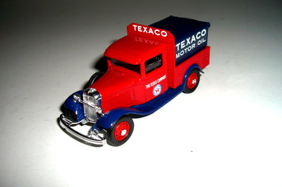 ELIGOR 1:43 1069 FORD V8 1933 PICK-UP BACHE TEXACO *1- OWNER ''KEPT IN CABINET''