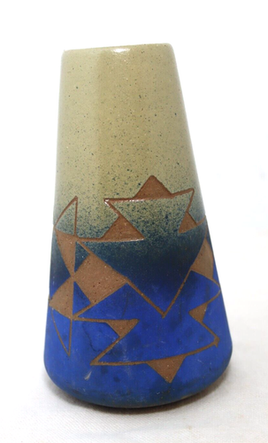 Small Sioux Pottery Vase Signed Swift Eagle 5.5"High - Picture 2 of 6