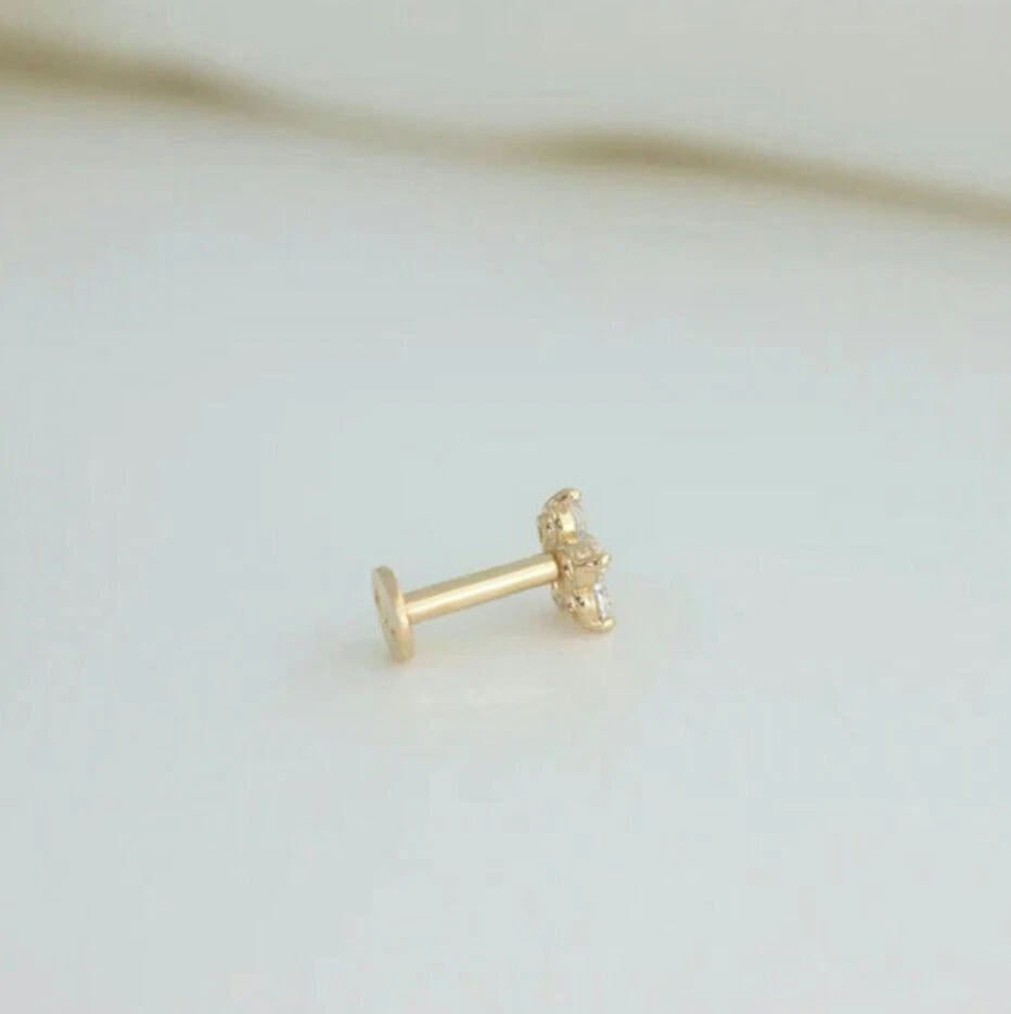 Pin perforador nariz/oreja perno flor diamante genuino oro macizo 14K. Foto 4 de 4