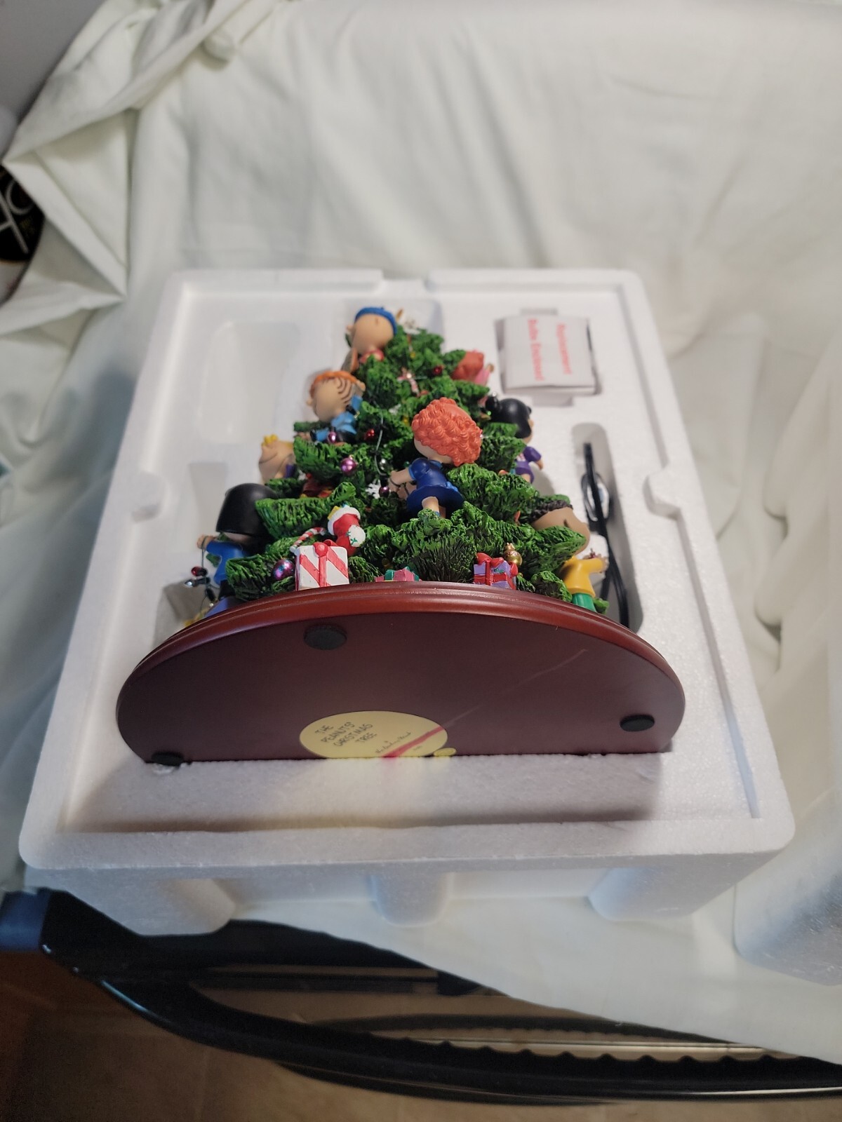 Danbury Mint The Peanuts Christmas Tree Lights Up Charlie Brown Snoopy