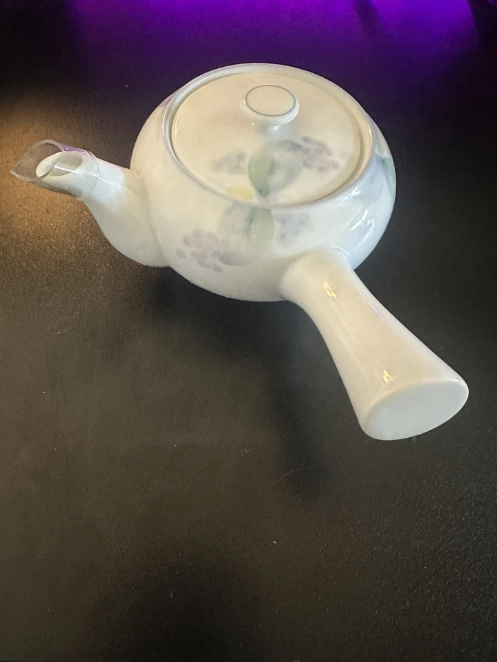 Japanese  Blue&White Muffle painting  Boufla-shaped TEAPOT - Image 3 of 4