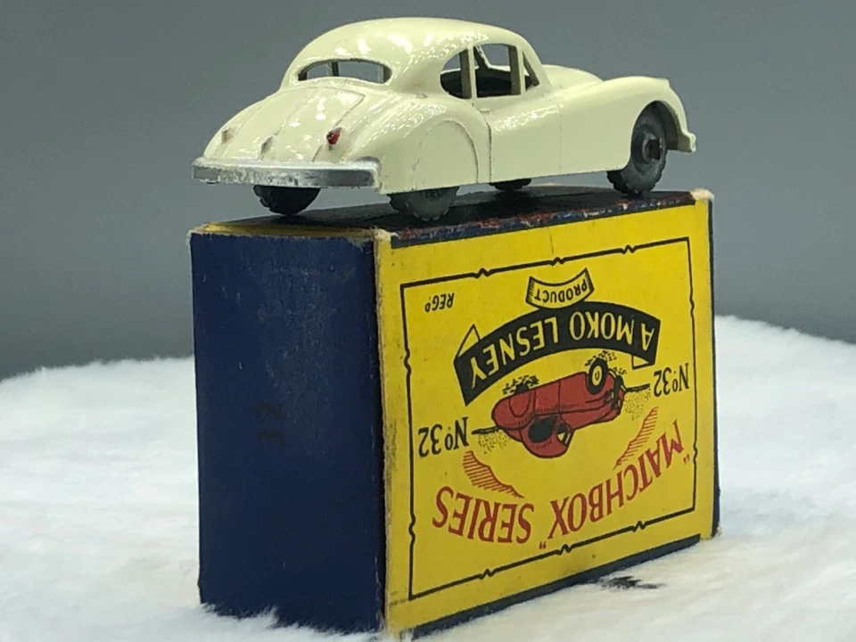 Matchbox Lesney No.32A Jaguar XK 120 Coupe 1957,G.P.W,N,Mint boxed all original - Image 4 of 4