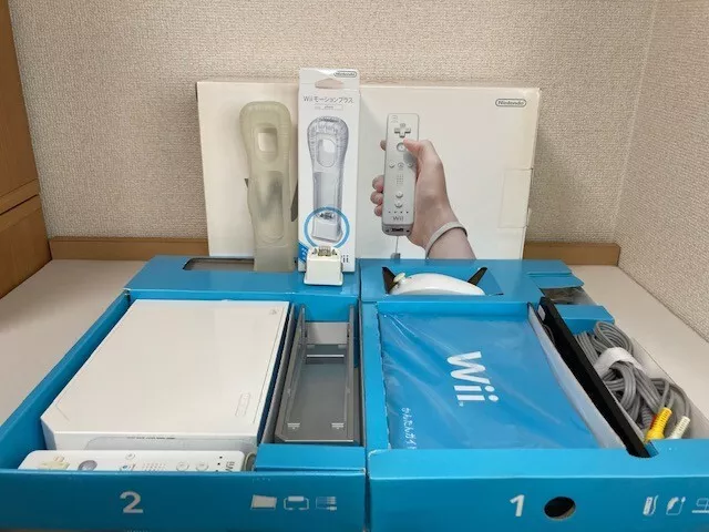 Nintendo Wii White Game Console RVL-S-WA(JPN) Japanese Region & Motion Plus  Set