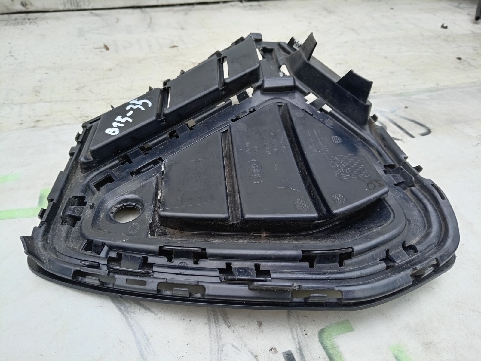 Genuine Audi Q3 S-line 83a Front Bumper Passengers Side LH Trim 