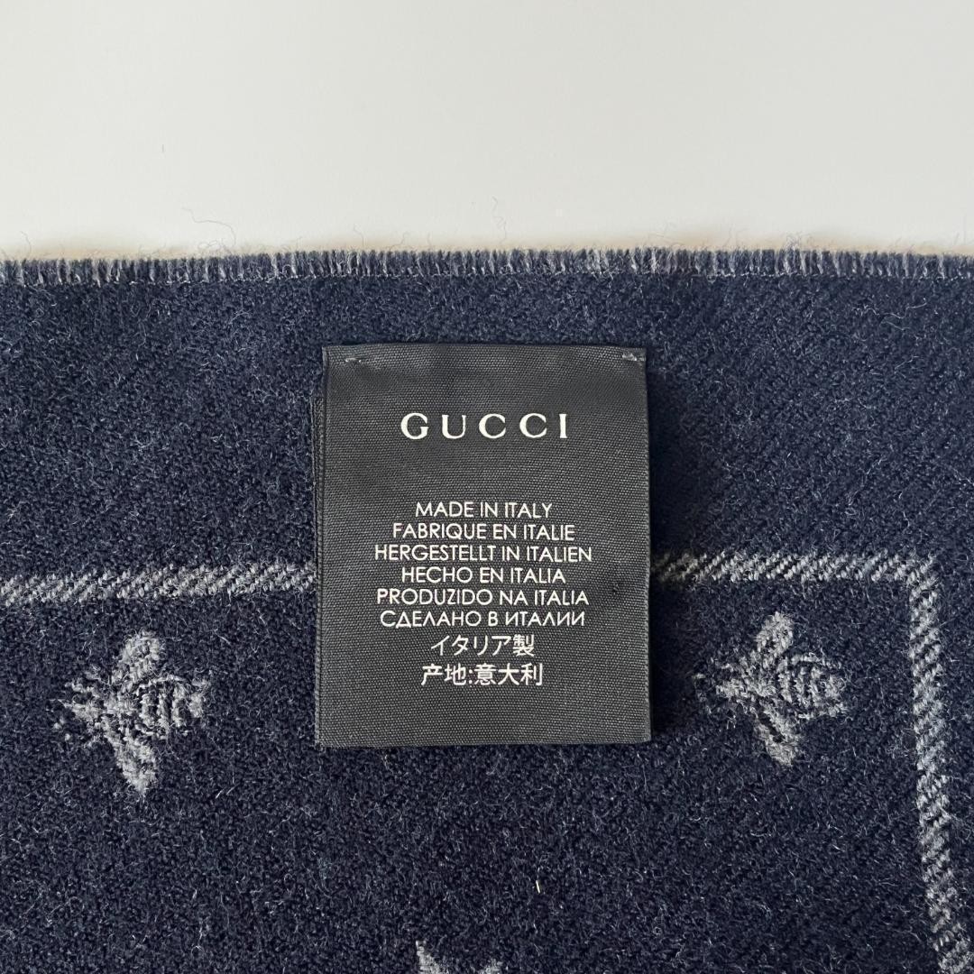 Extreme Gucci Star Bee Pattern Reversible Muffler - image 8