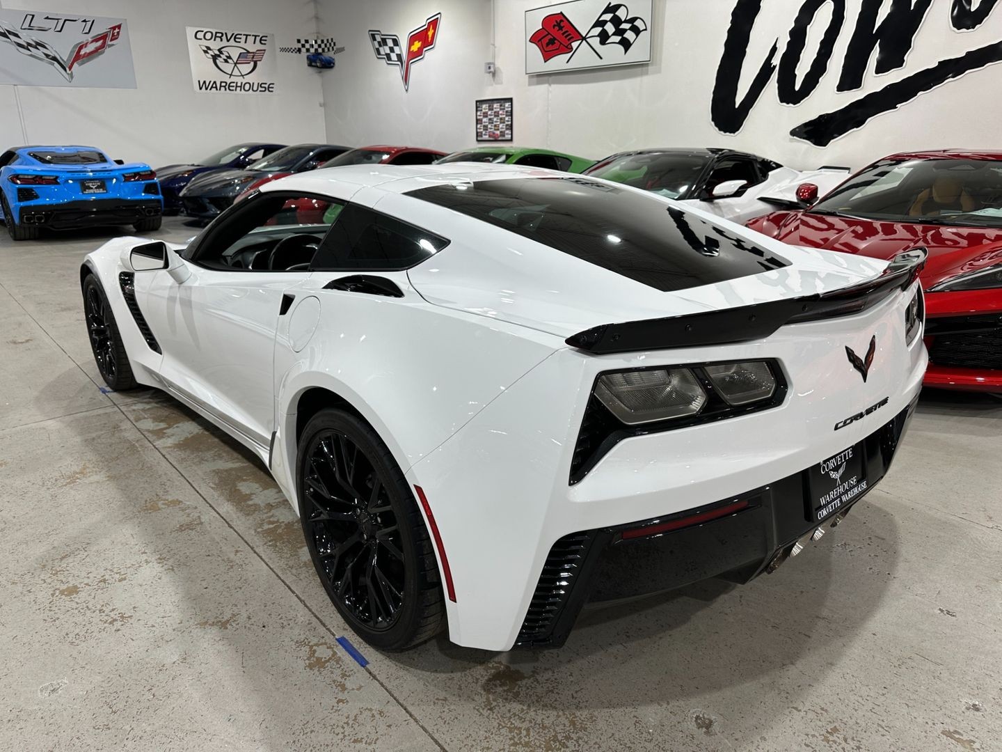 2016 [G8G] Arctic White Chevrolet Corvette   | C7 Corvette Photo 4