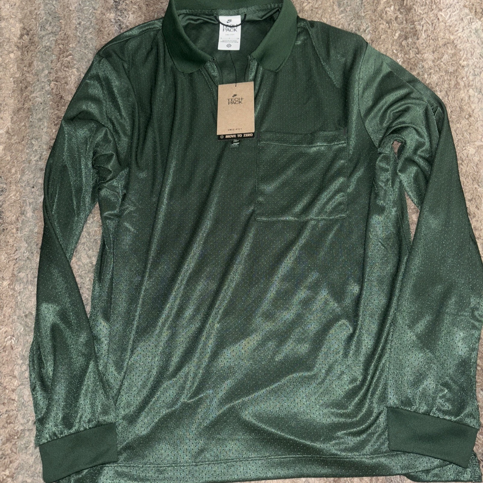 NWT Nike Sportswear Tech Pack Dri-FIT 1/2-Zip Long-Sleeve FB7381-323 Men’s Small