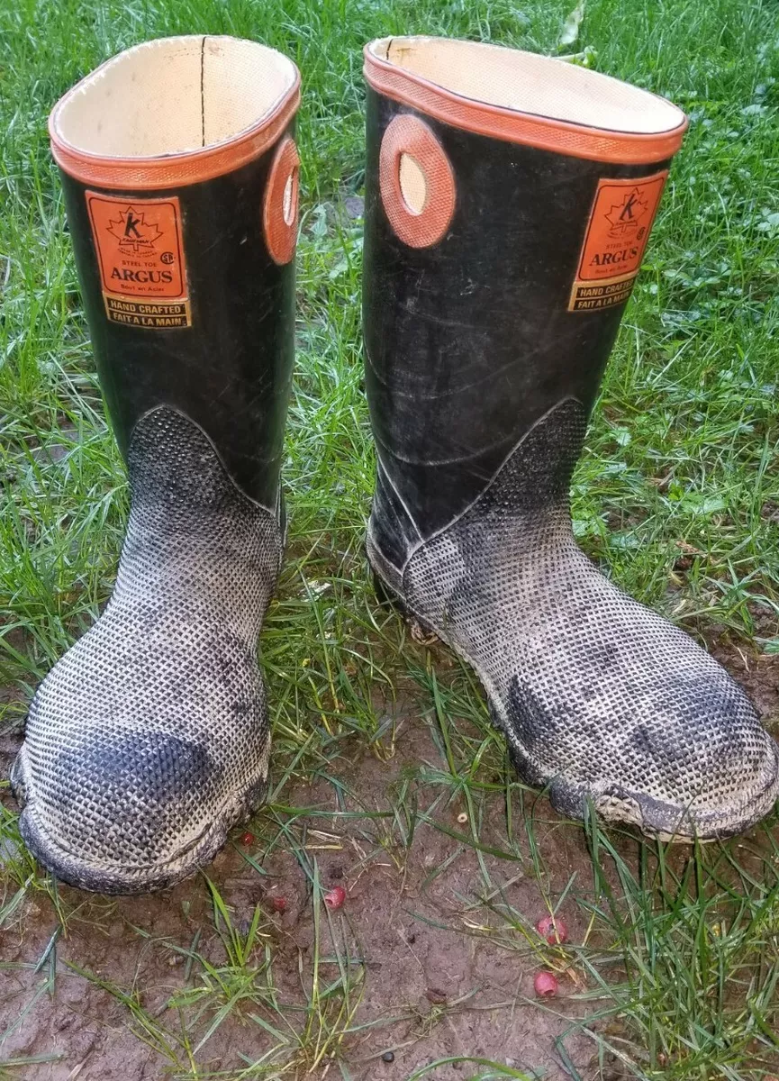 Rubber boots cheap steel toe