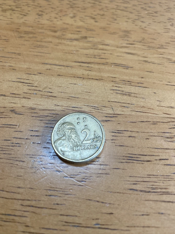 1988 Australian 2 DOLLAR COIN EXCELLENT CONDITION HH Queen Elizabeth II - Image 2 of 3