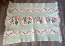 VTG. Farmhouse Shabby Chic Wool Felted Rug Pink MintGreen Cream Cottage 29”x 40”