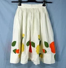 VTG White Twill A-LINE SKIRT Applique Embroidered Flowers HIPPIE BOHO Cottage S