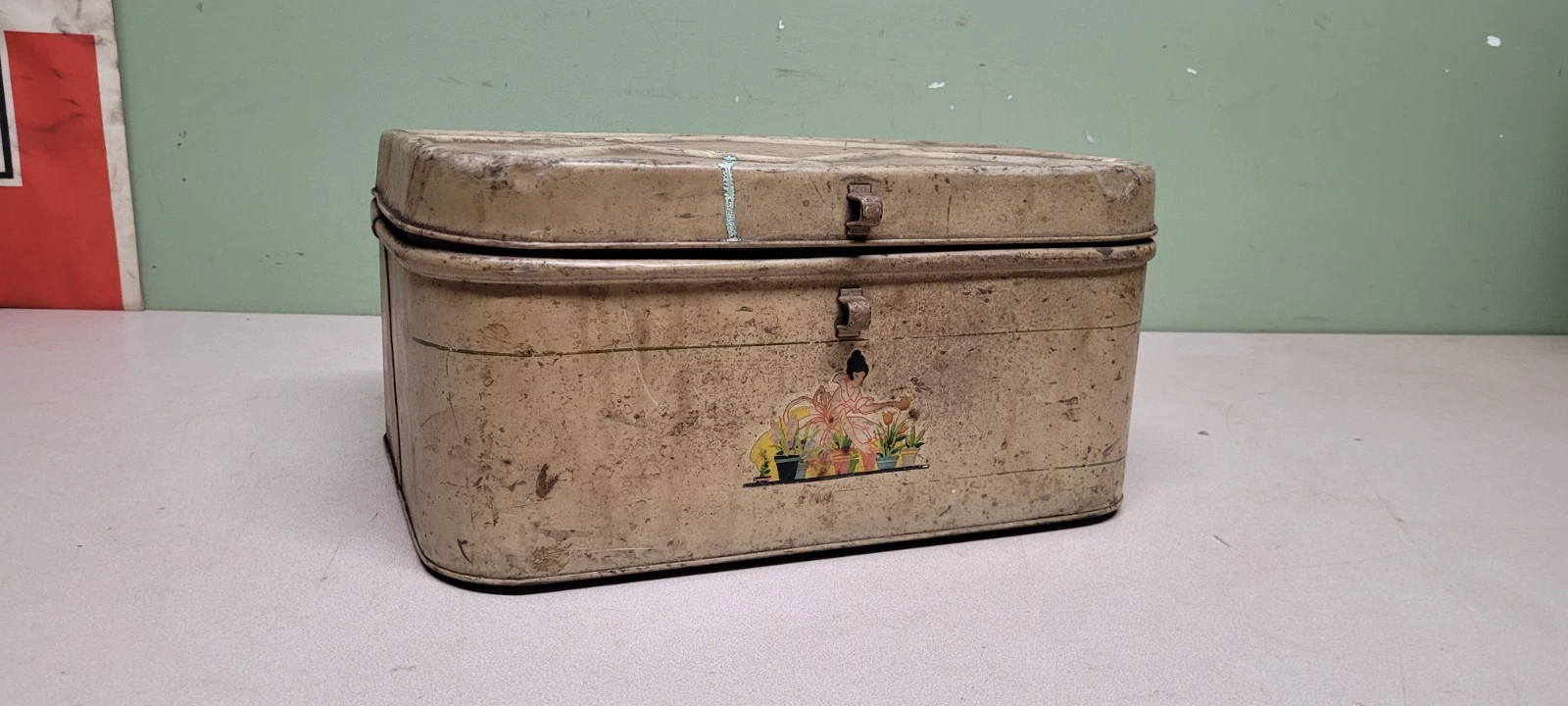 vintage 1930s 40s 50s tin bread box with girl