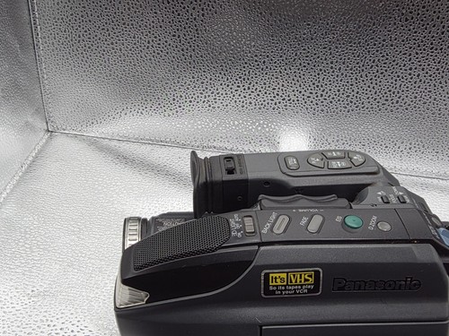 Vintage Panasonic Palmcorder Camcorder Handheld VHSC PV-L581D - Picture 2 of 6