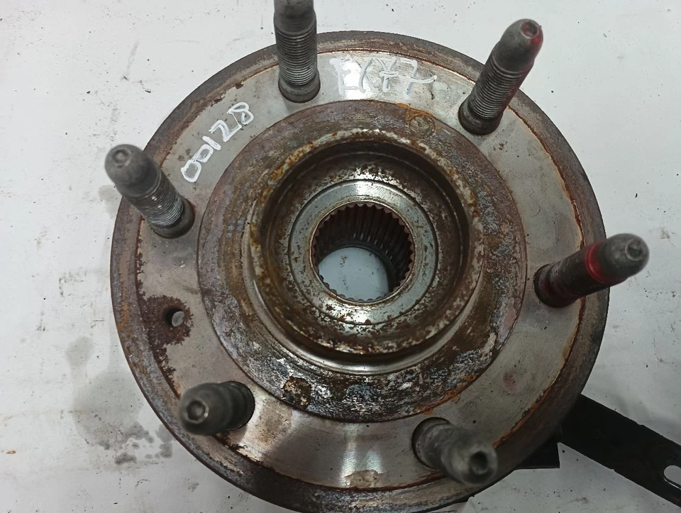 Buje delantero Chevrolet Suburban 1500 11513410 2009 Foto 2 de 4