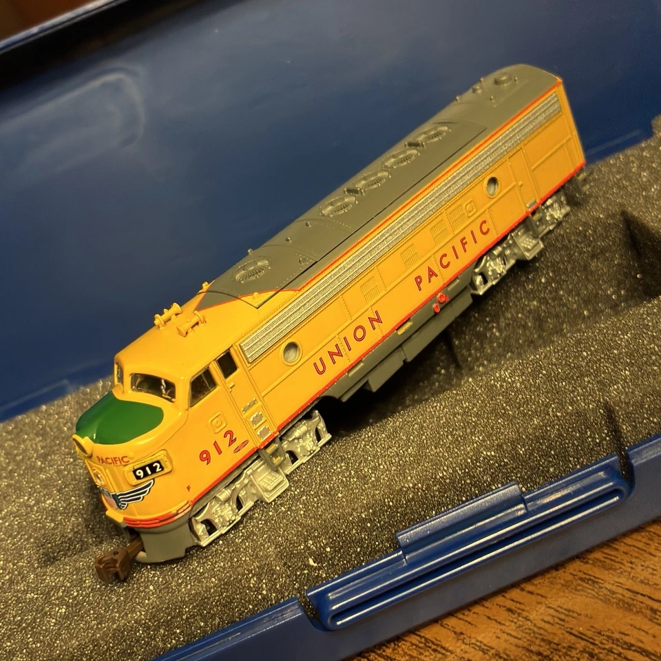 ALL METAL Union Pacific FP7 LOCOMOTIVE, N SCALE, Model Power, Diesel Engine NEW - Image 4 of 4