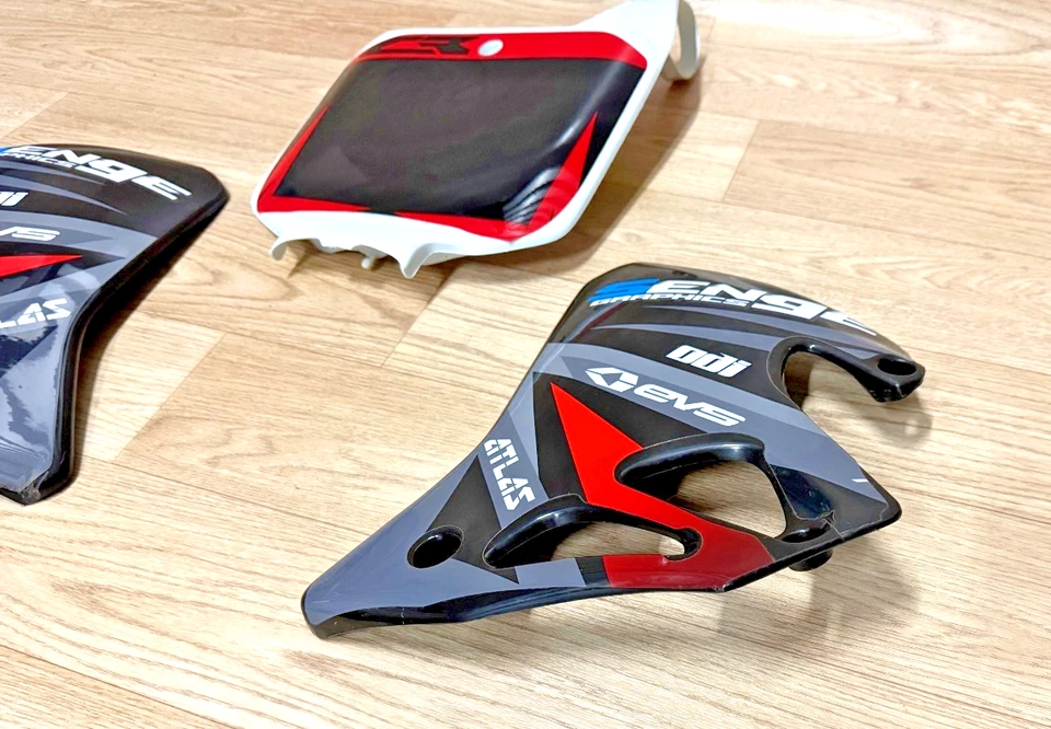 Carenados Honda CR125R 1997-1999 cubierta protector de radiador y matrícula Foto 2 de 4