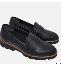 VIONIC WOMEN'S CHERYL 11 LOAFERS..... BLACK.... SIZE 10...