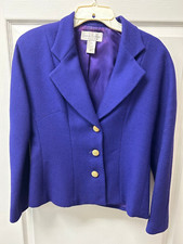 Casual Corner Women Blue 2 Piece Suit 8P. Padded Shoulders 3 Gold Buttons Lined