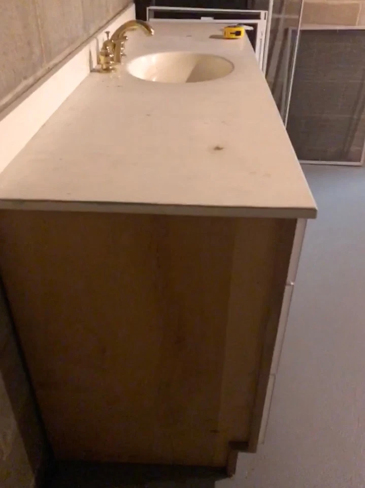 ENCIMERA TOCADOR DE BAÑO Foto 2 de 4