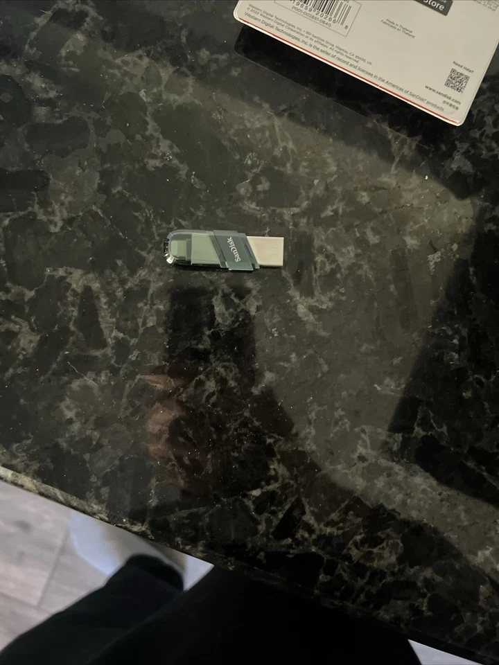 SanDisk Ixpand Flash Drive Flip 64 Gb  - Image 4 of 4