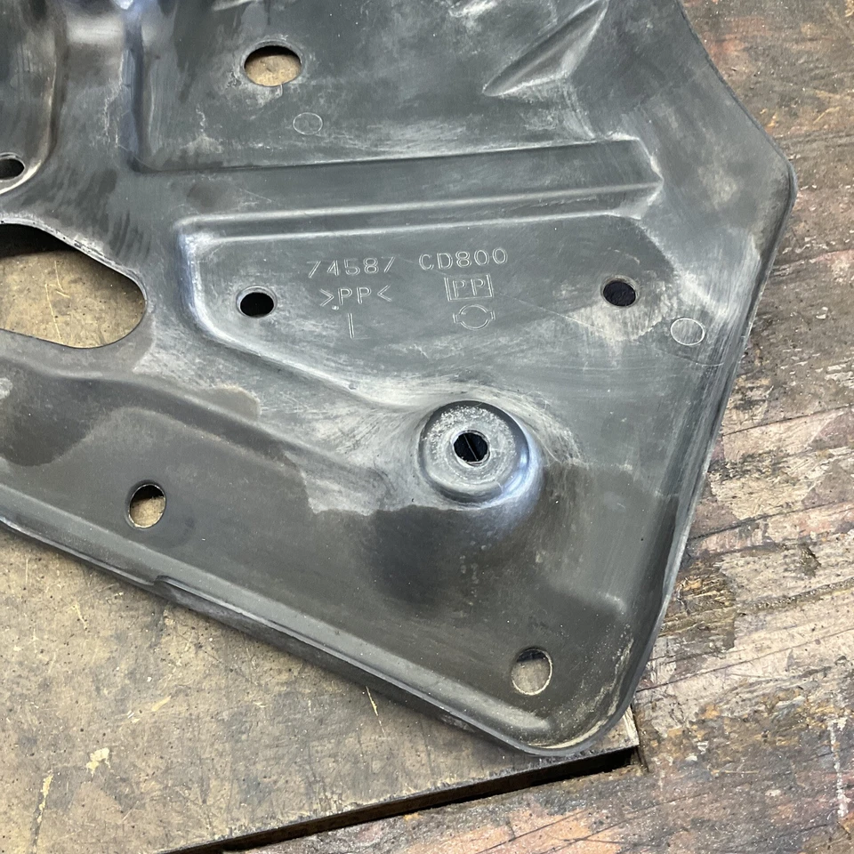 03-08 Nissan 350z Infiniti G35 protetor contra respingos traseiro esquerdo piso 74587-CD800 - Imagem 3 de 4