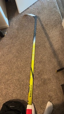 bauer vaper hyper2lite right handed 77 fex in senior hight and curve being a p28