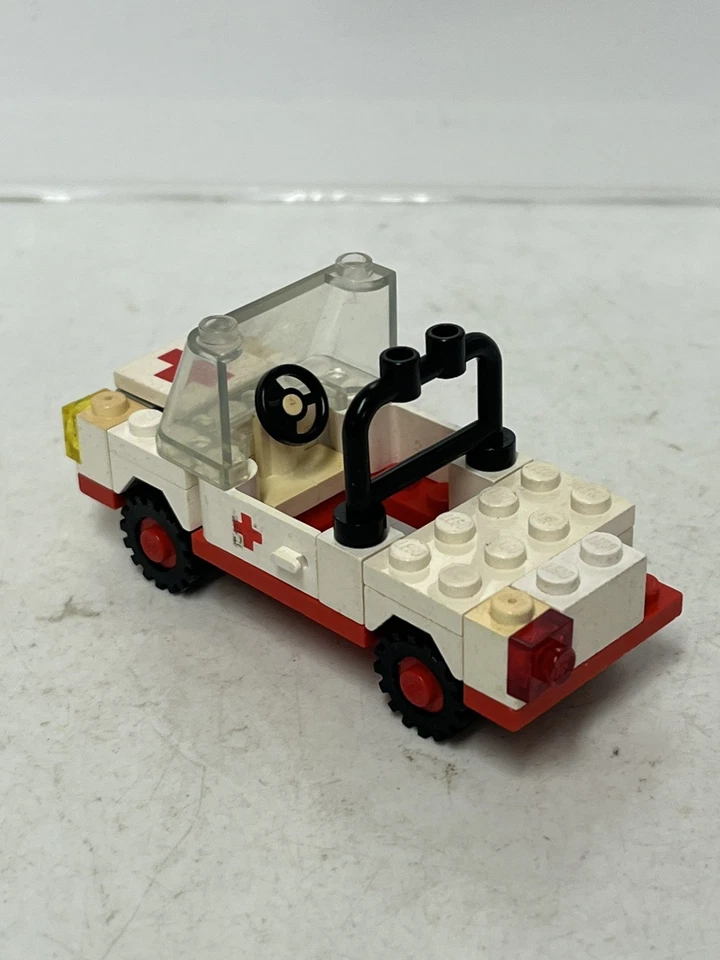 LEGO Town 6629 Ambulance, photo 2 of 2