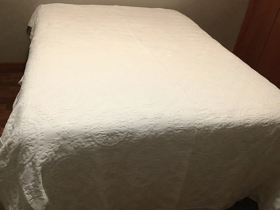 Martha Stewart Matelasse 象牙色 床罩 全 81 X 114 — 第 4/4 张图片