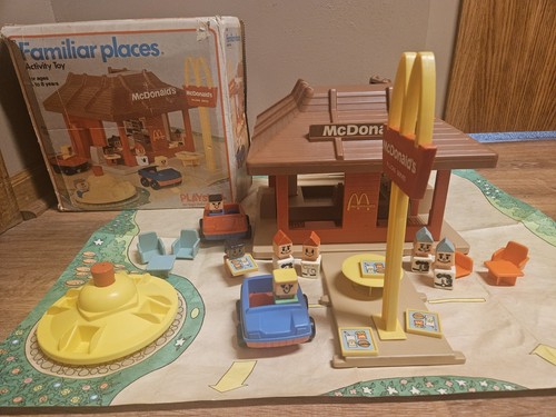 Vintage 1974 PLAYSKOOL Familiar Places #430 McDONALDS Playset With BOX & Extras