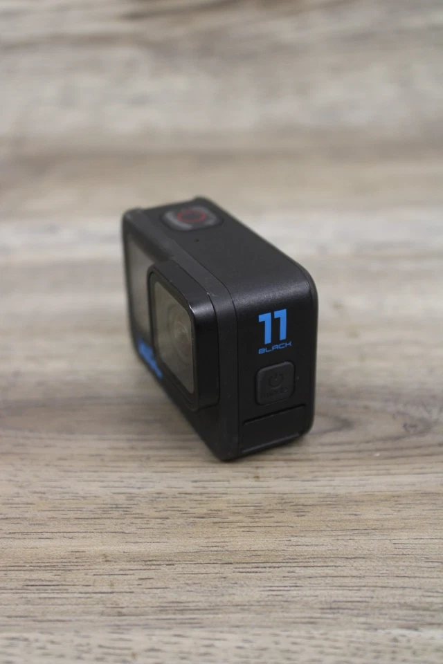 Cámara de acción GoPro HERO11 negra con accesorios Foto 4 de 4