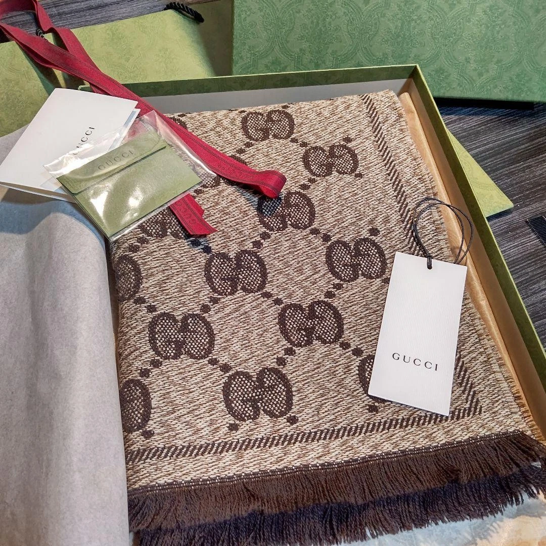Étole écharpe en laine marron logo Gucci GG avec boite  