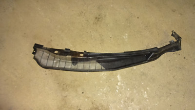 Mercedes C126 (W126) 500 SEC (8) Windlauf 1268301313 Abdeckung 