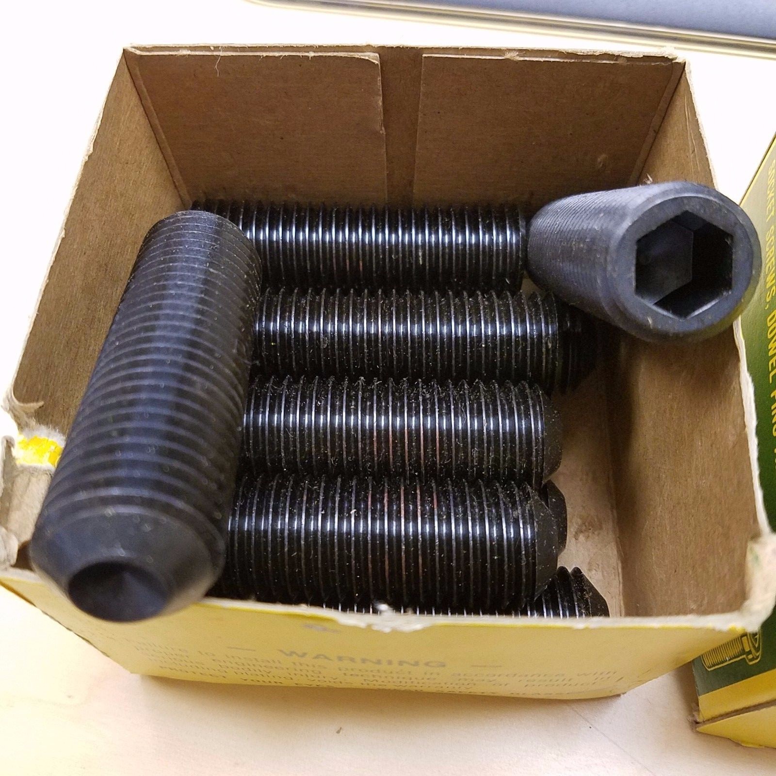 Holo Krome 7/8 9 x 1/2'' Cup Point Socket Set Screws 32284, 10 pcs