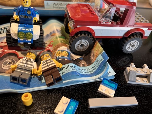 LEGO CITY Police Police Pursuit 4437 INCOMPLETE PARTIAL 3 MINIFIGS MANUAL & BOX - Picture 6 of 7