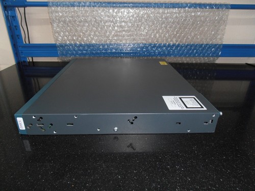 Cisco Catalyst 2960S WS-C2960S-48FPS-L 48 gigabitowych portów PoE (740W) + 4 X SFP - Zdjęcie 4 z 4