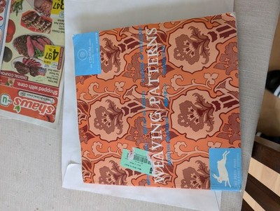 Weaving Patterns [With CDROM] by Pepin Press