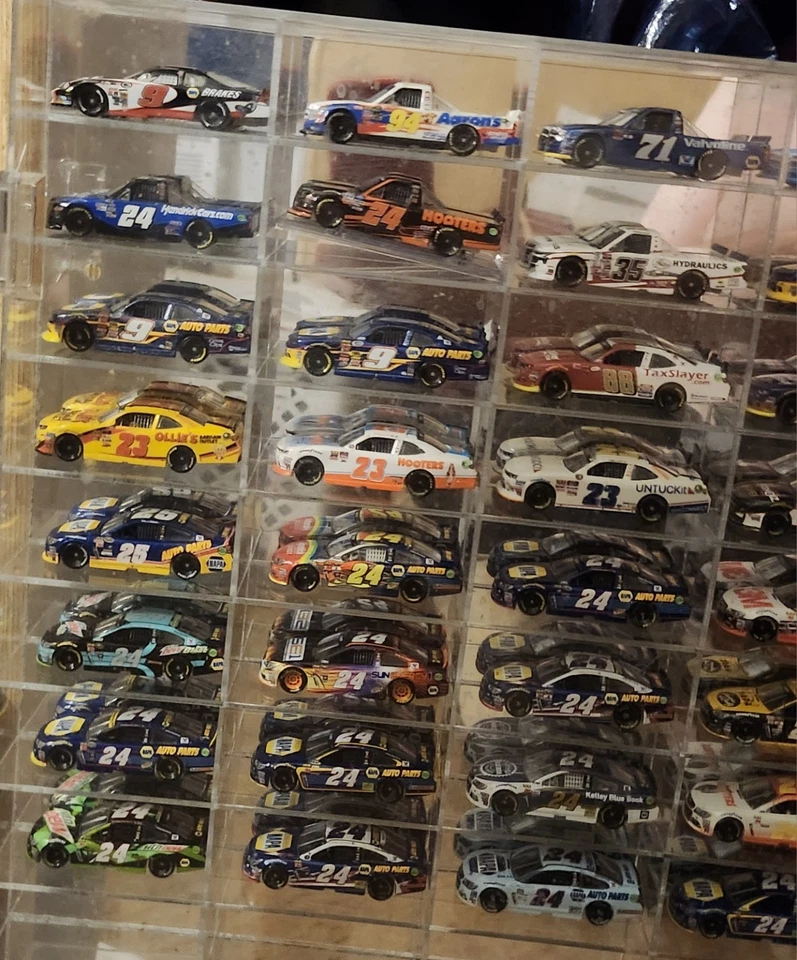 Lote colección coches Chase Elliott 1/64 Foto 2 de 3