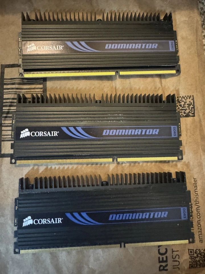 Corsair Dominator 12GB (2 Kits Of 3x2GB) DDR3-1600 C8 1.65v RAM Bundle - Image 2 of 4