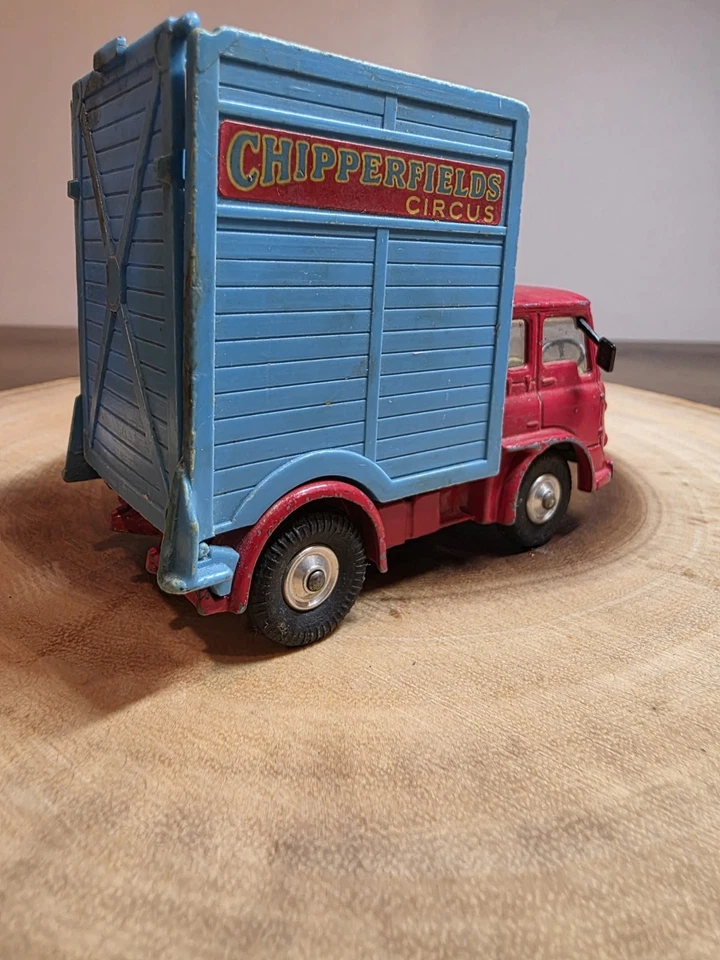 VINTAGE 1960s CORGI TOYS CHIPPERFIELDS CIRCUS BEDFORD HORSE TRANSPORTER - Image 4 of 4