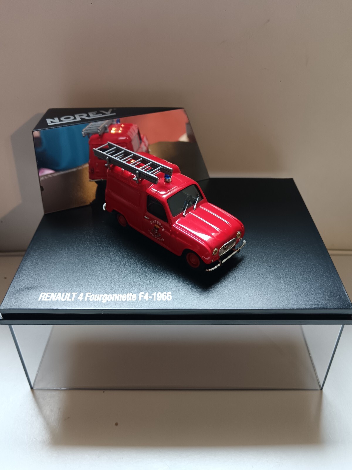 Renault 4 Fourgonnette F4 1965 Pompiers Norev 1/43 en métal injecté
