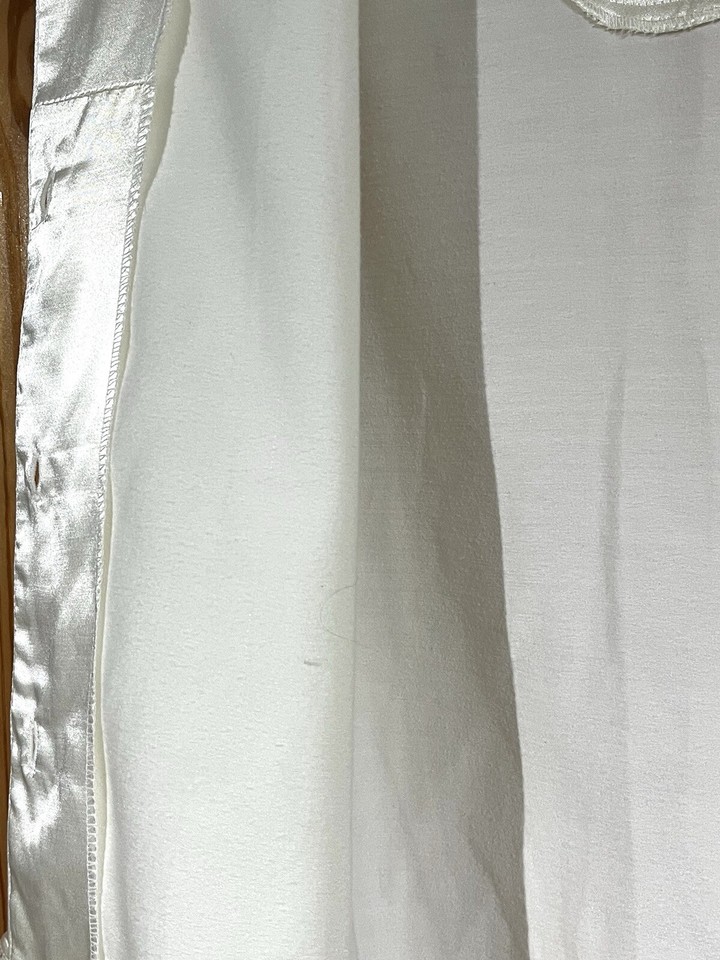 Labeaux 2 Piece Long Sleeve Ivory Satin Pajama Set Lace Trim Sz. Medium