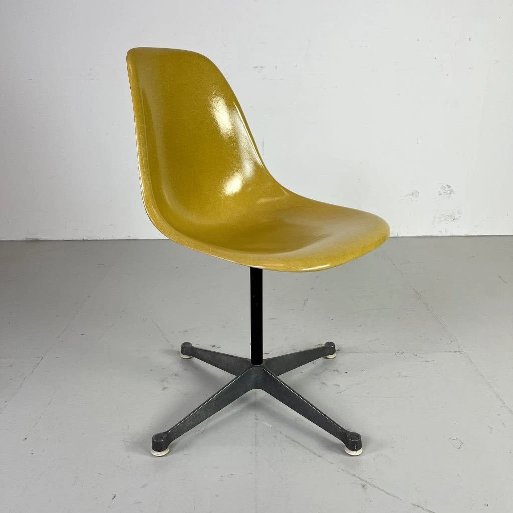 EAMES PSC SWIVEL BASE FIBERGLASS CHAIR HERMAN MILLER 50s 60s LIGHT OCHRE